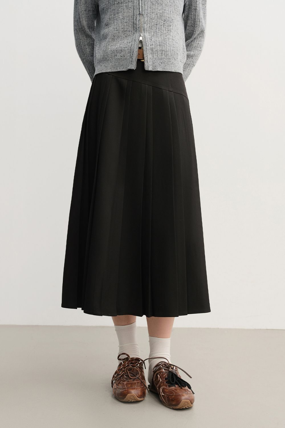 Auvrelia Elegant Mid-Length Pleated Skirt