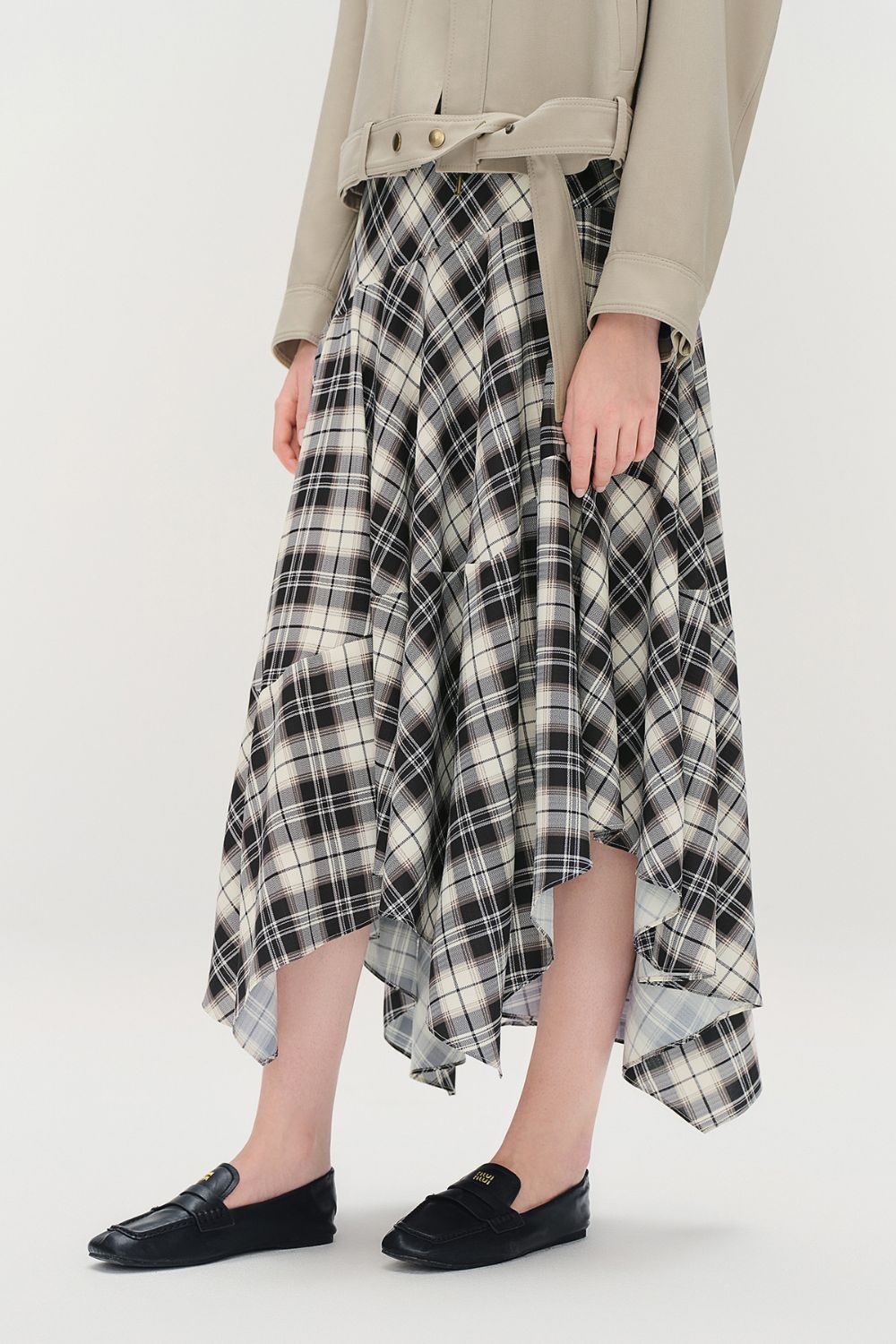 Auvrelia Asymmetrical Maxi Skirt with Checkered Pattern